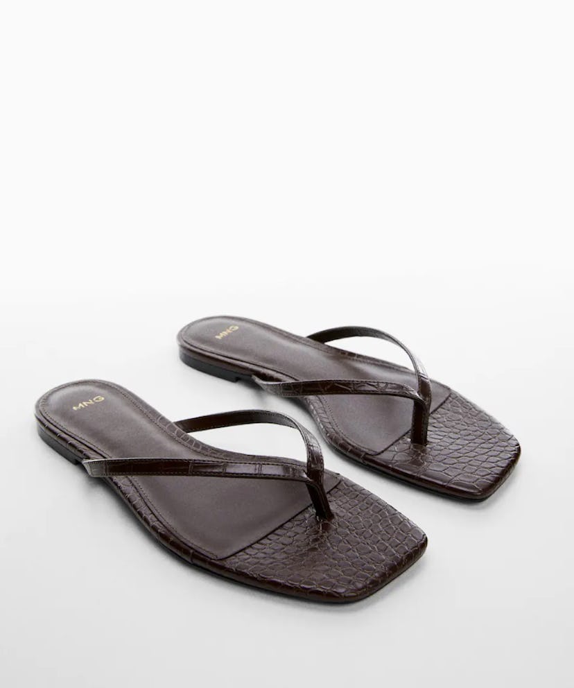 Croc-effect sandals
