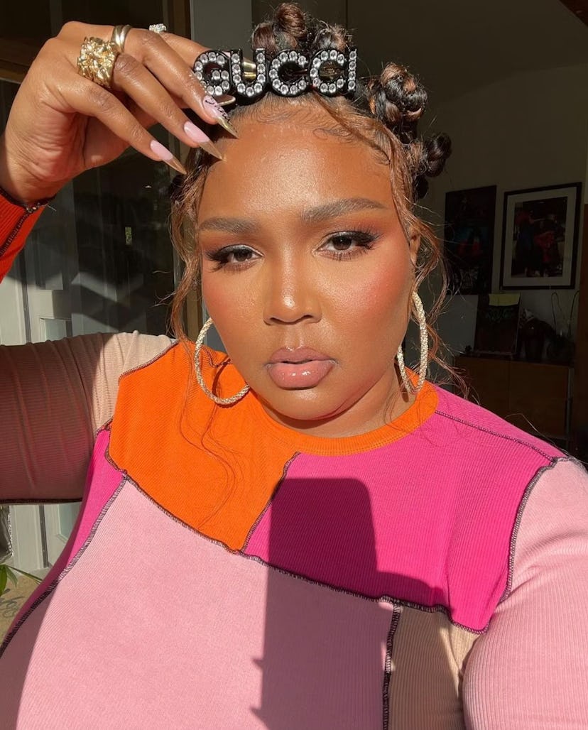 Lizzo highlighted Bantu knots with Gucci barrette