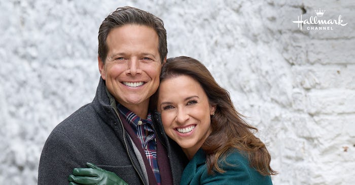 Scott Wolf and Lacey Chabert are reuniting for a Christmas movie.