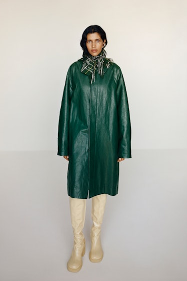 a look from burberry resort spring 2024 collection