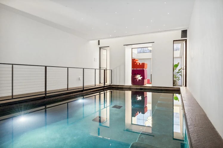 Taylor Swift's Cornelia Street apartment has a pool in the living room. 