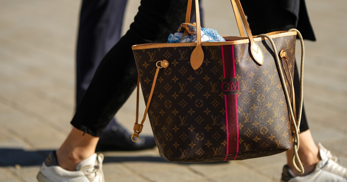 Louis Vuitton Neverfull Bag: Sizes, Price, & Everything To Know