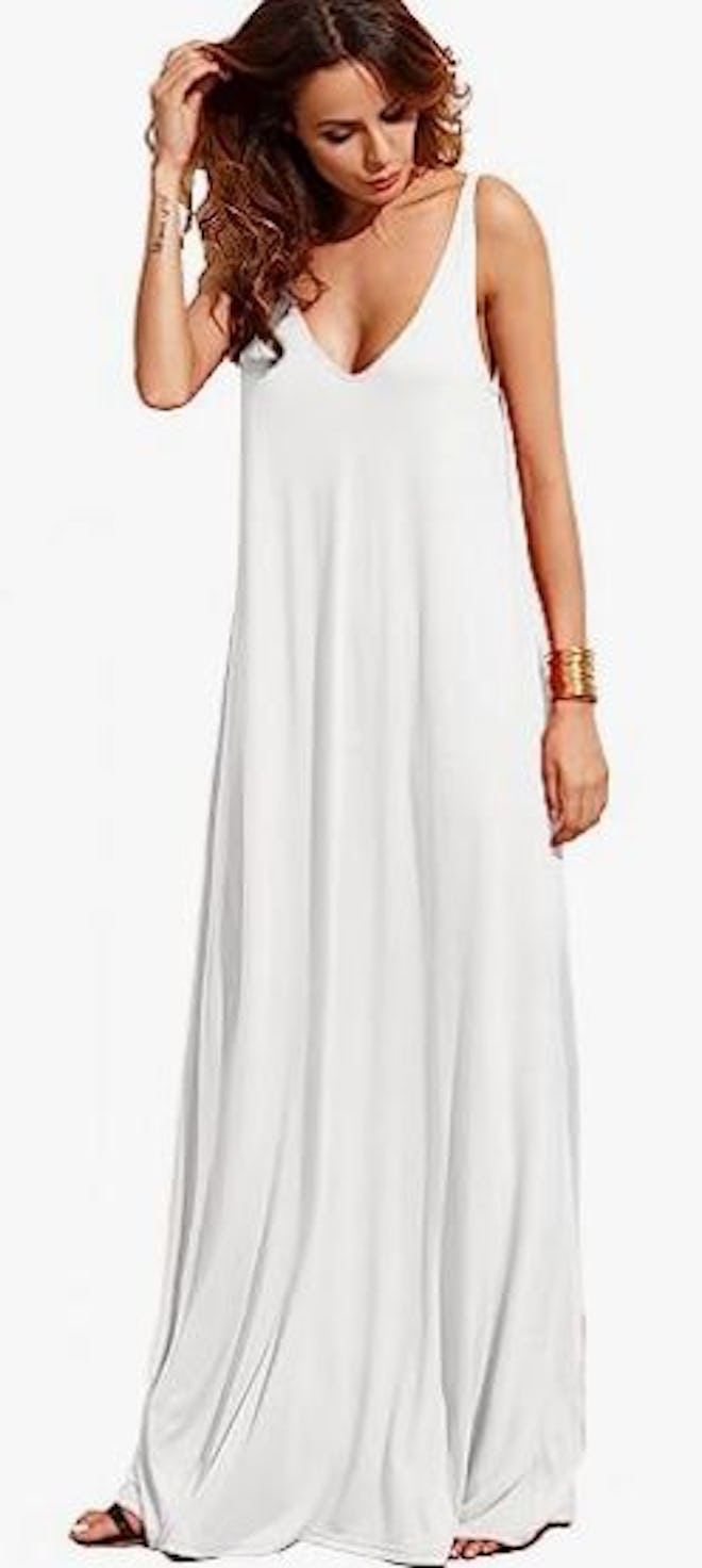 This sleeveless maxi dress is a stylish summer staple with a loose and flowy material.