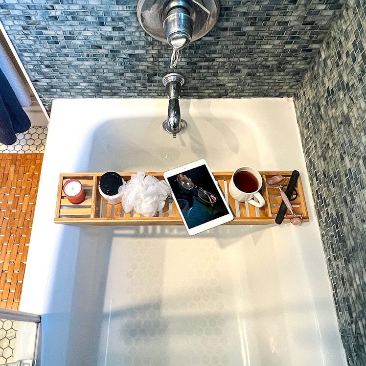 Mind Reader Bamboo Bathtub Tray