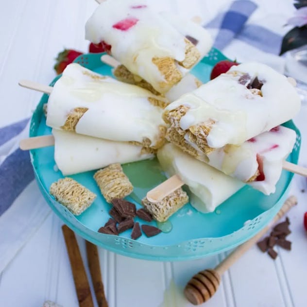 cinnamon roll crunch vanilla popsicle