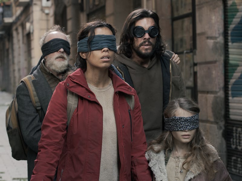 Gonzalo de Castro, Georgina Campbell, Mario Casas, and Naila Schuberth in 'Bird Box Barcelona'