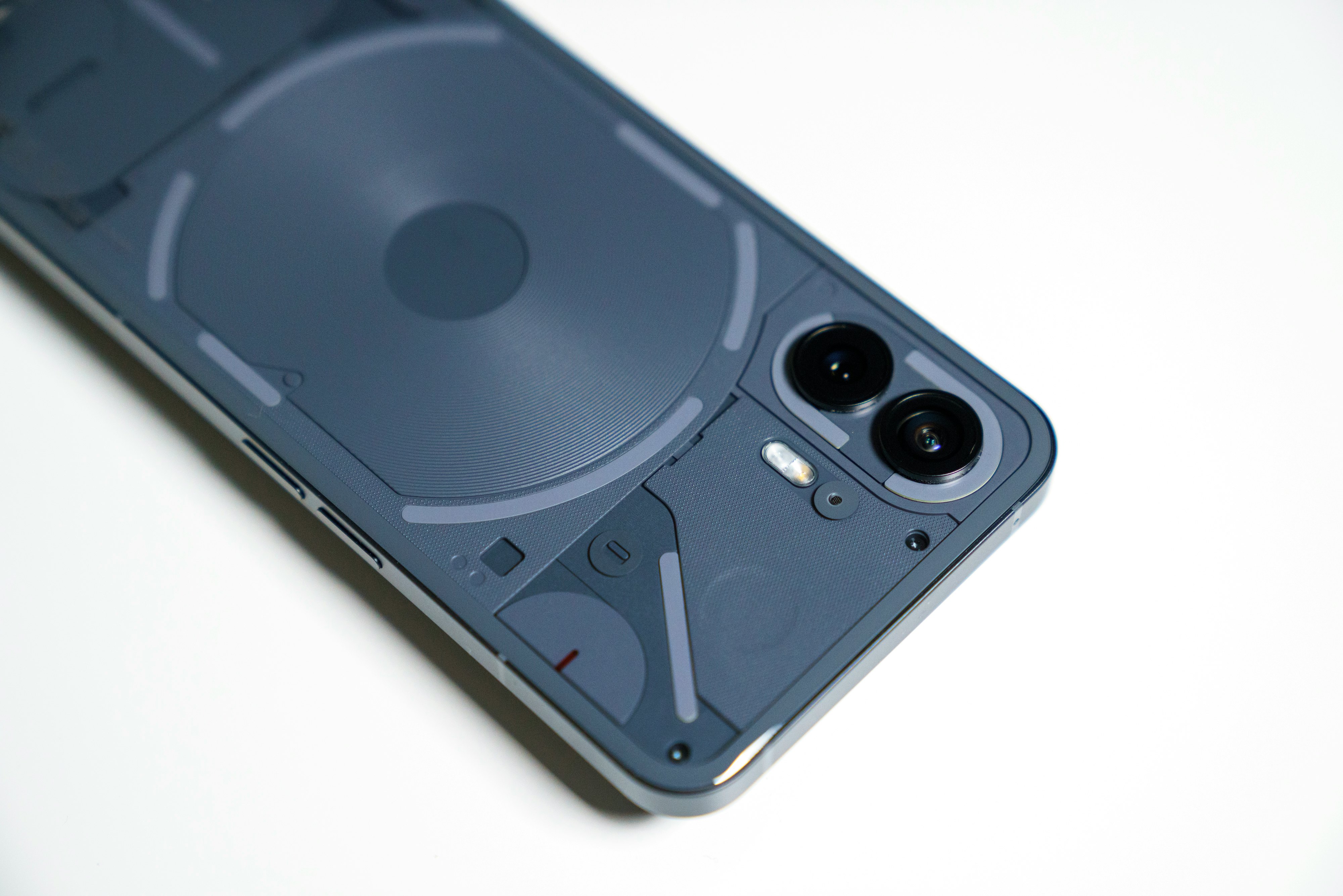 Nothing Phone (2) Review: Apple of my Andro(eye)d
