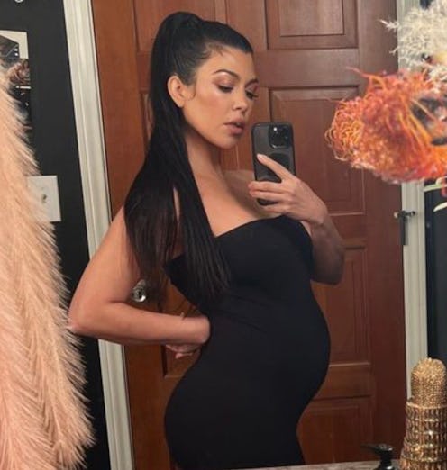 Kourtney Kardashian pregnant bump