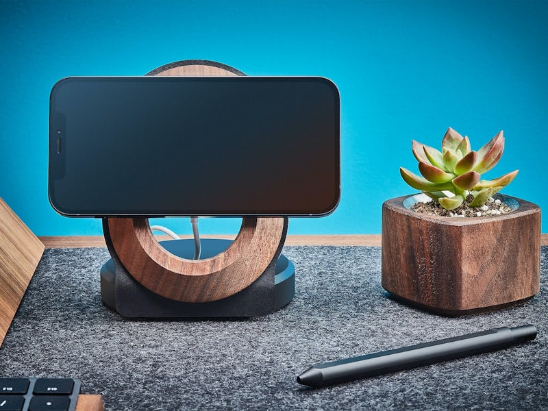 grovemade wood magsafe stand