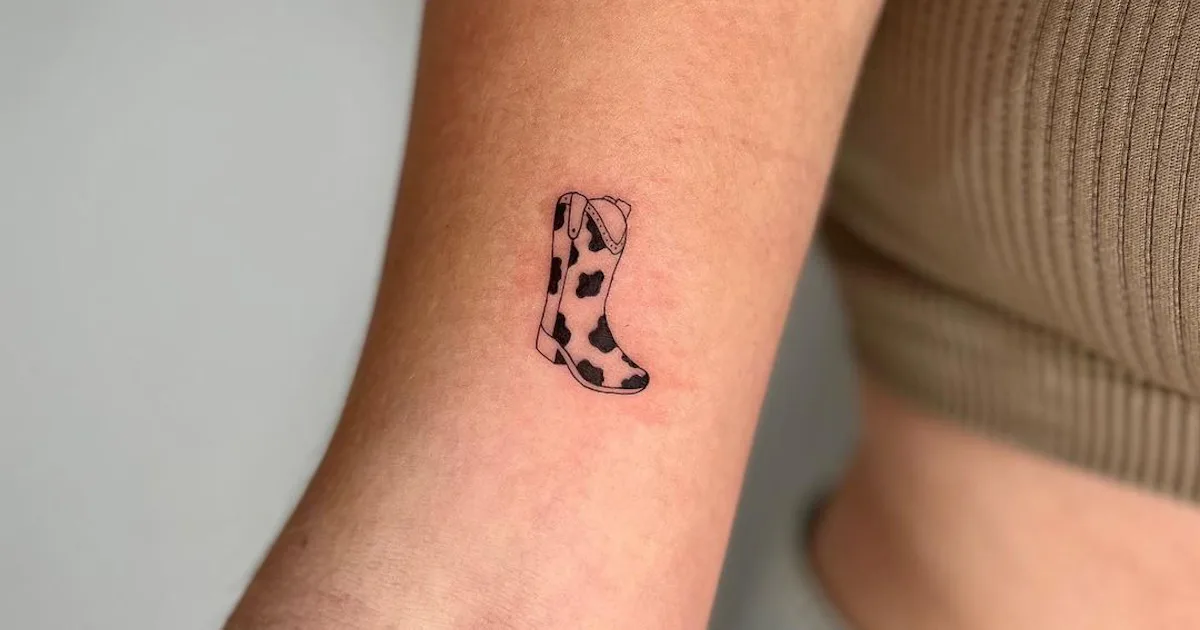 12 Cowboy Boot Tattoo Ideas That Are Undeniably Cute 12-cowboy-boot-tattoo-ideas-that-are-undeniably-cute