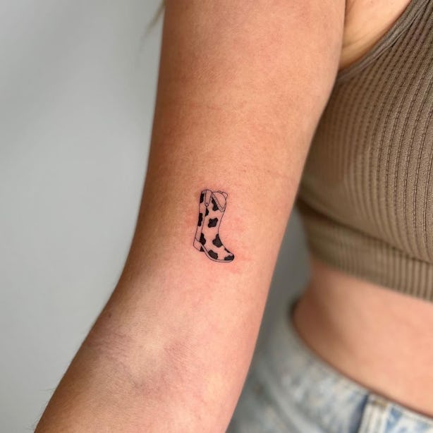 12 Cowboy Boot Tattoo Ideas That Are Undeniably Cute