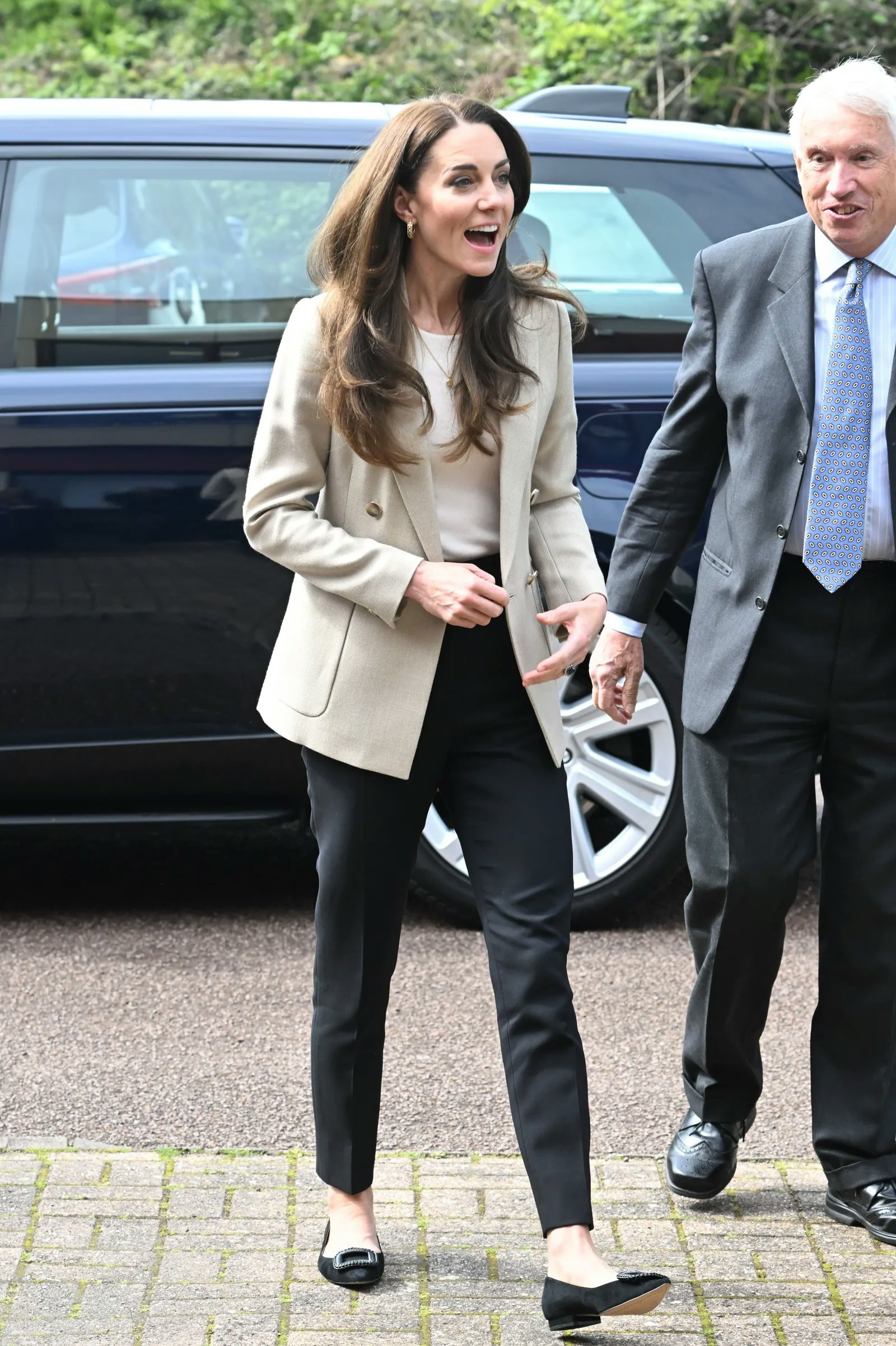 Kate Middleton's Pinstripe Linen Blazer Is the Ultimate Summer Jacket