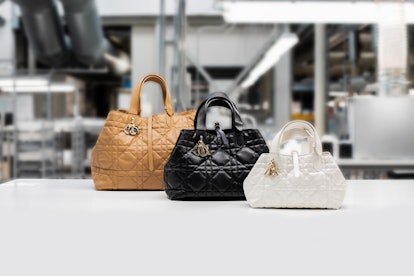 Louis Vuitton Debuted A New Take On Its Iconic Logo Handbag For Fall 2021 -  The Ultimate Employment Gift for the Louis Vuitton Lover in Your Life -  ArvindShops