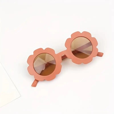Kids flower sunglasses, a perfect party favor for 70s birthday party