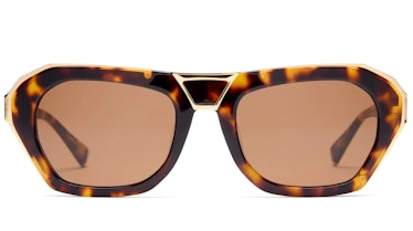 brown sunglasses