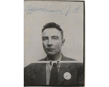 a picture of j robert oppenheimer