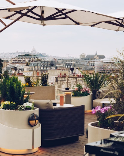 Hotel Dame Des Art rooftop in Paris 