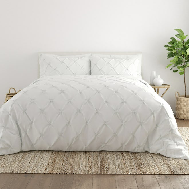 White 3 Piece Microfiber Pinch Pleat Duvet Cover Set