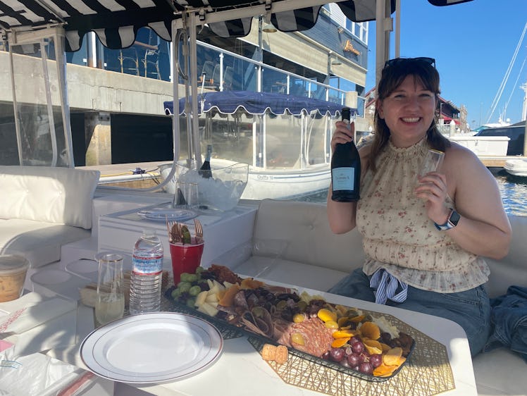 I took a cruise with Sea Señorita Duffy around the Newport Beach Harbor to see filming locations fro...