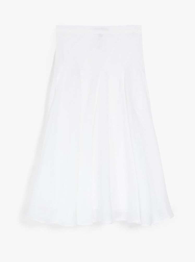 white pleated skirt