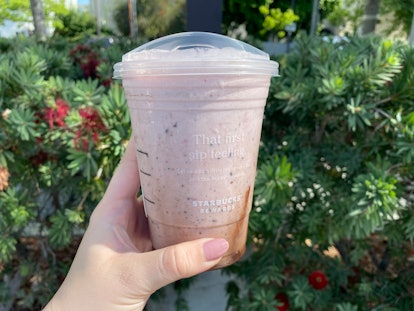 I tried the Starbucks BLACKPINK Frappuccino with strawberry and chocolate. 