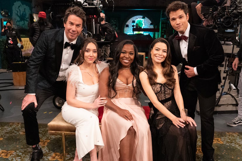 Jerry Trainor as Spencer Shay, Patty Guggenheim as Tinsley, Laci Mosley as Harper Bettencourt, Miran…