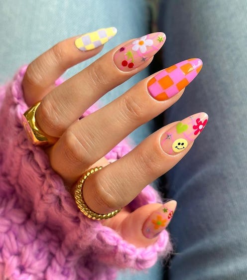 Here are the cutest design ideas for neon nails for 2023.