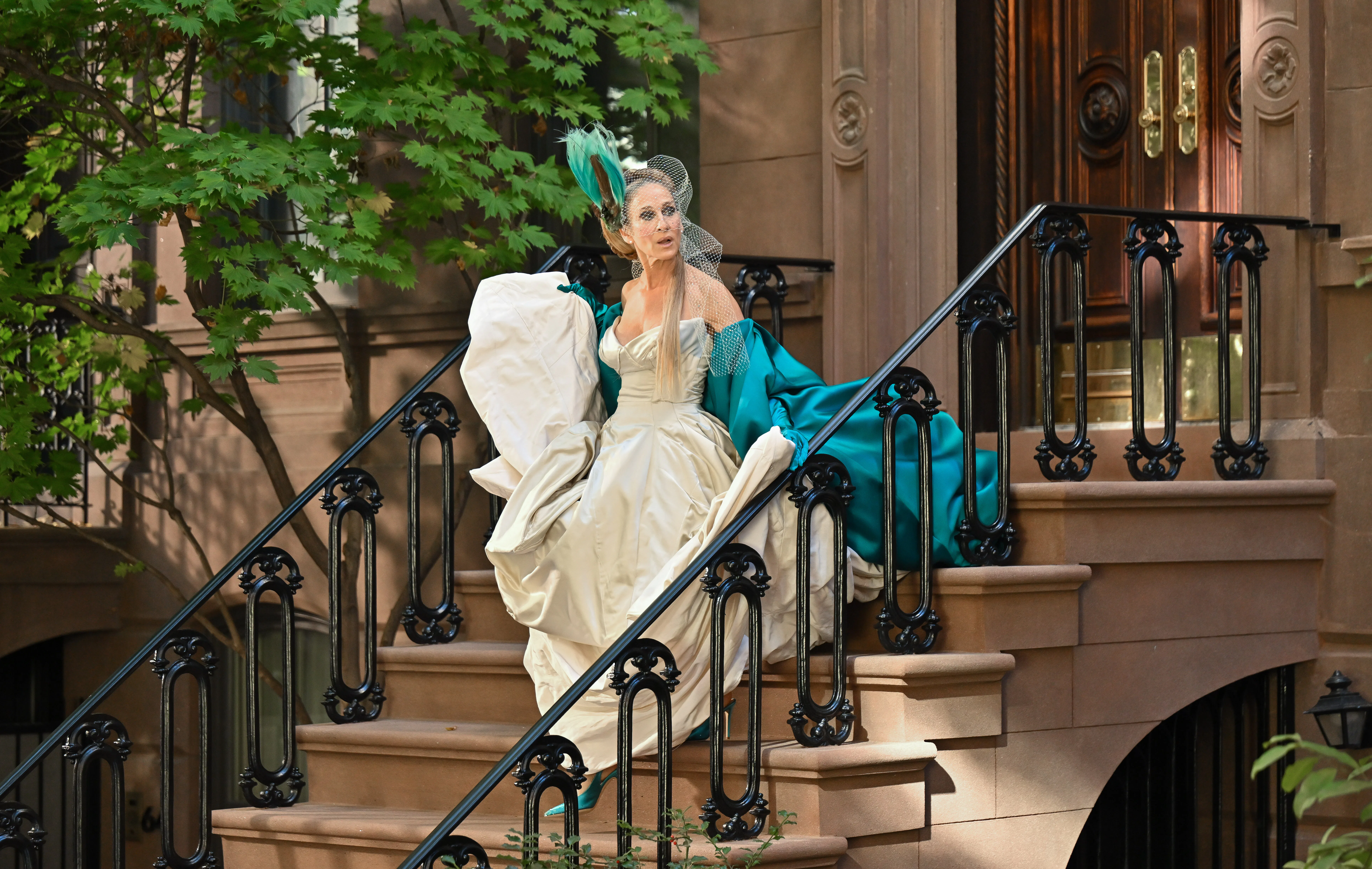 Carrie's Style In 'And Just Like That' Season 2 Represents A Hopeful  Outlook On Life
