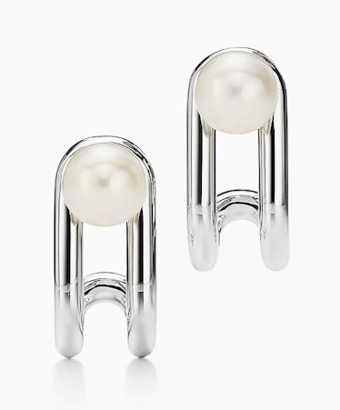 tiffany's pearl earrings
