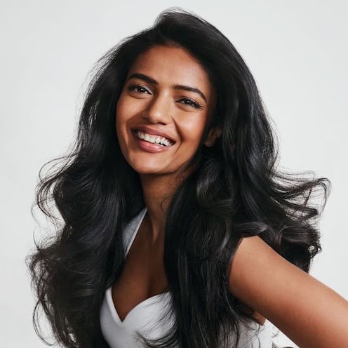 Olaplex model with bouncy blowout