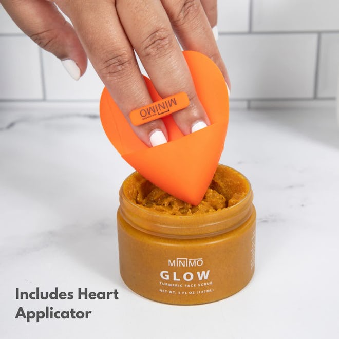 Minimo Glow Turmeric Face Scrub & Scrubbie