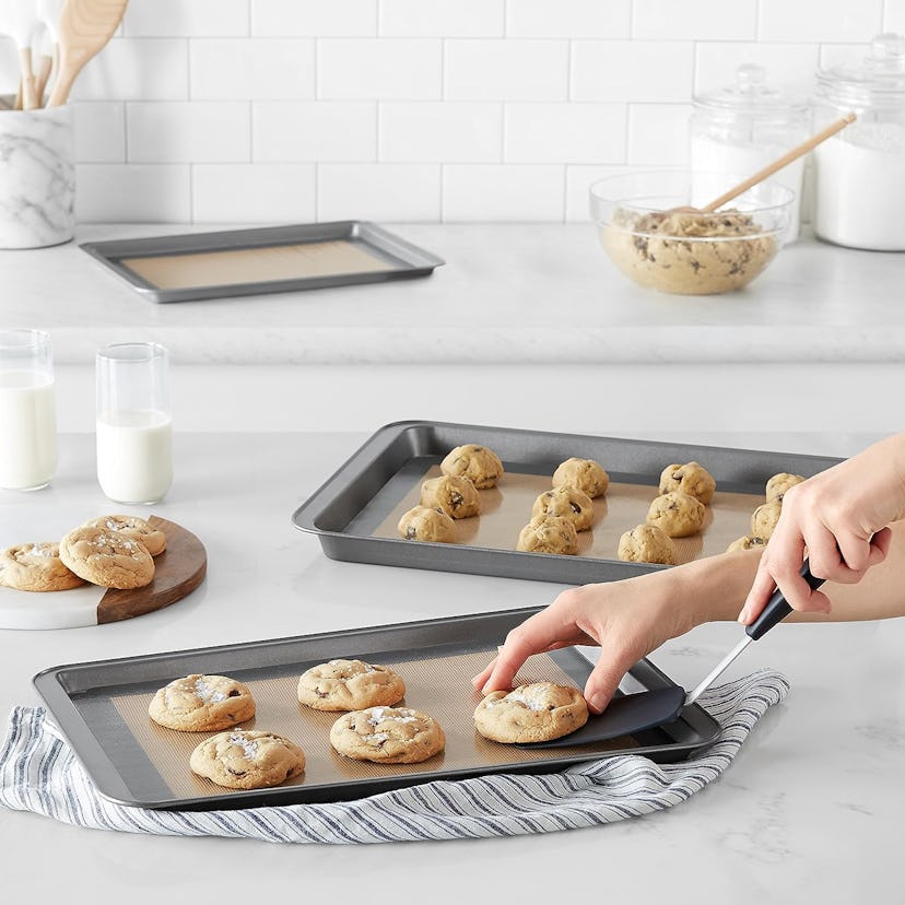 Amazon Basics Silicone Baking Sheets (3-Pack)