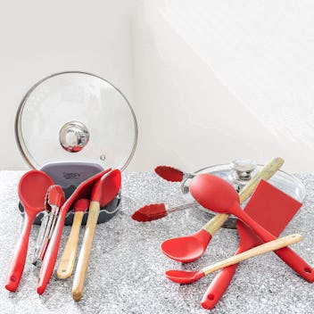 SleepySpoon Rest with Pot Lid Holder
