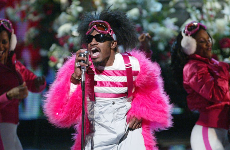 Andre 3000 of Outkast performs "Hey Ya" at the VH-1 Big In '03, airing November 30, 2003