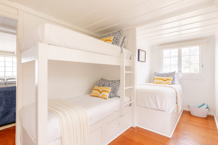 One of the bedrooms at Mila Kunis and Ashton Kutcher's Airbnb has bunk beds. 