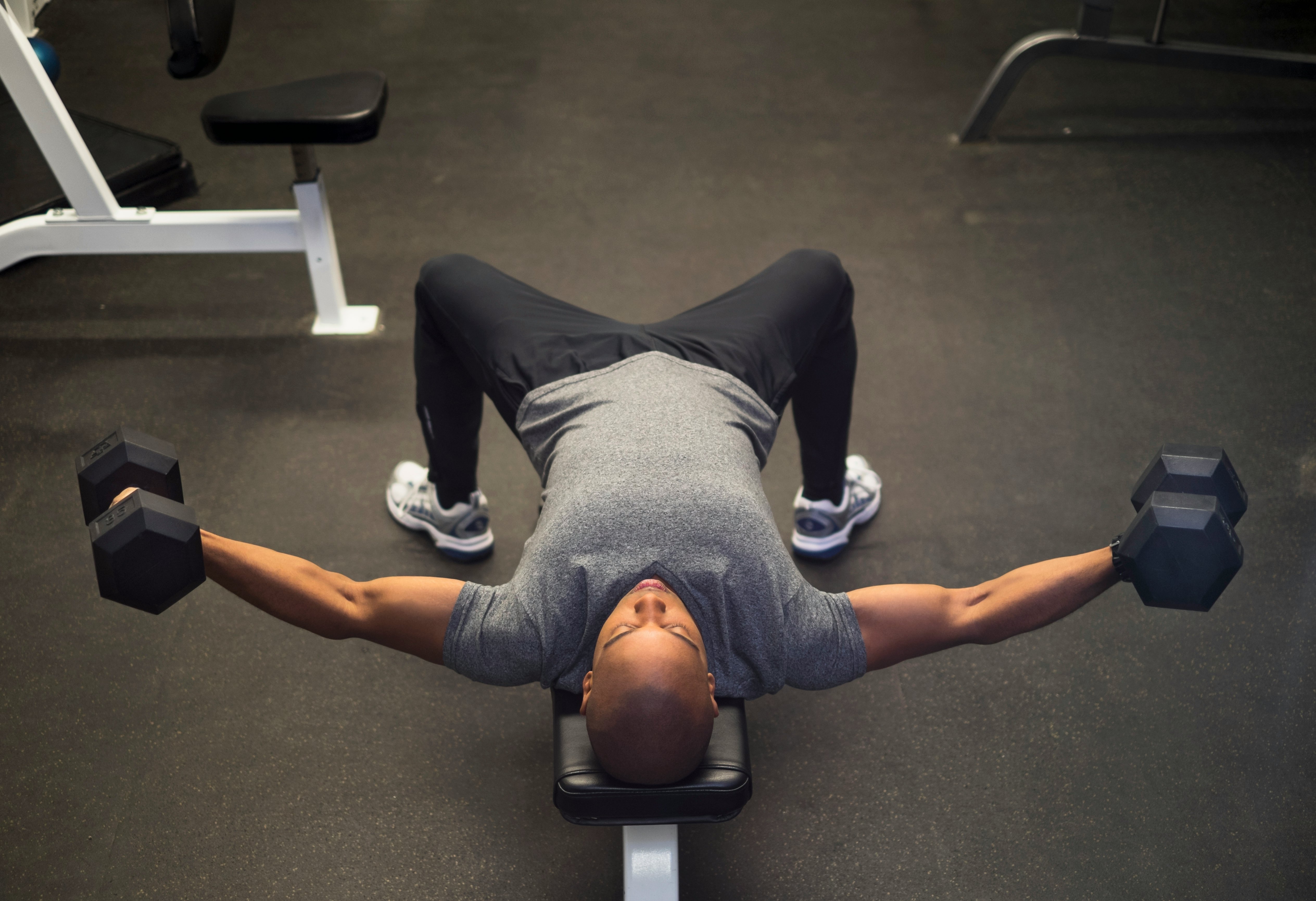 5 Alternative Moves to Bench Pressing for Athletes - Muscle & Fitness