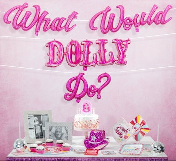What Would Dolly Do? Balloon Banner