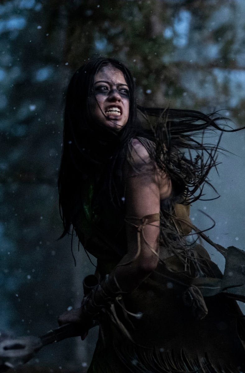 Amber Midthunder as Naru and Dane DiLiegro as the Predator in Prey