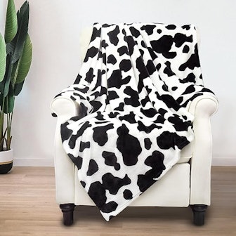 KING DARE Cow Print Blanket