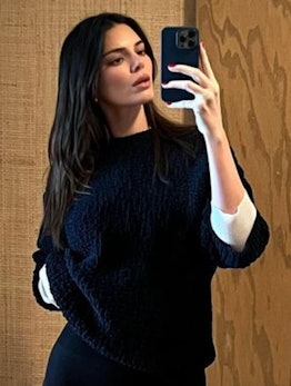Kendall jenner oxblood red nails