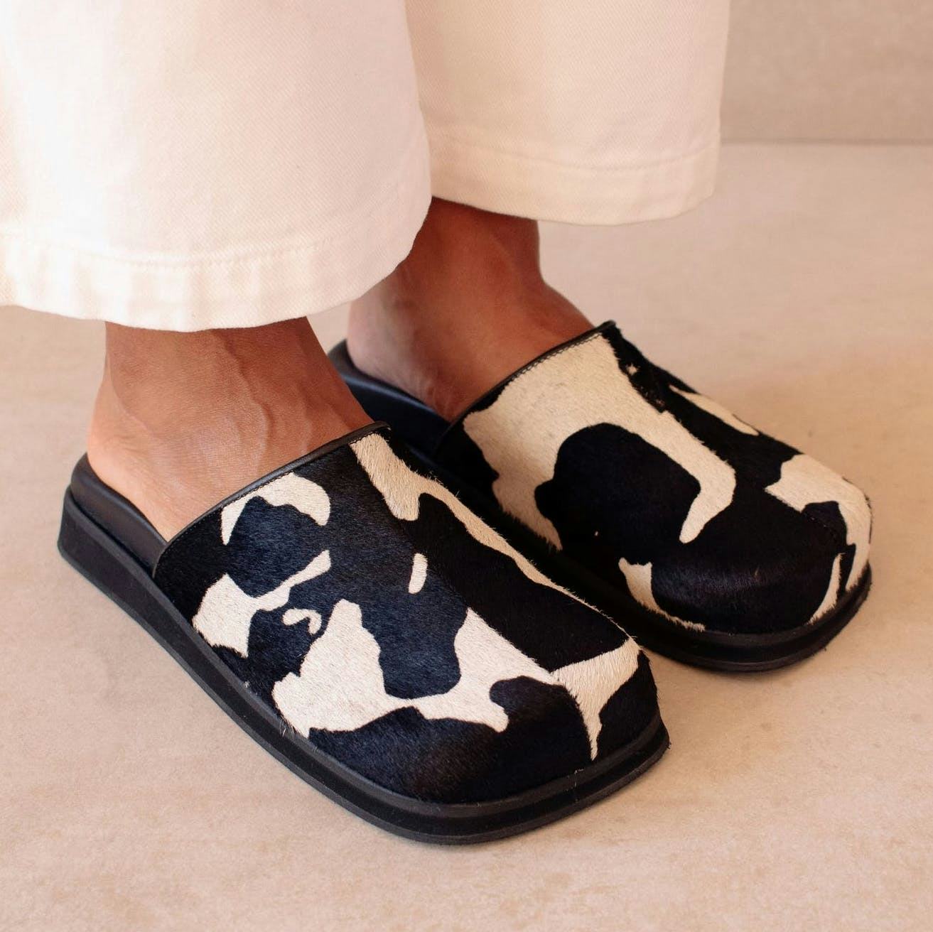 Alohas Whiz Mules Bellow Black White Print