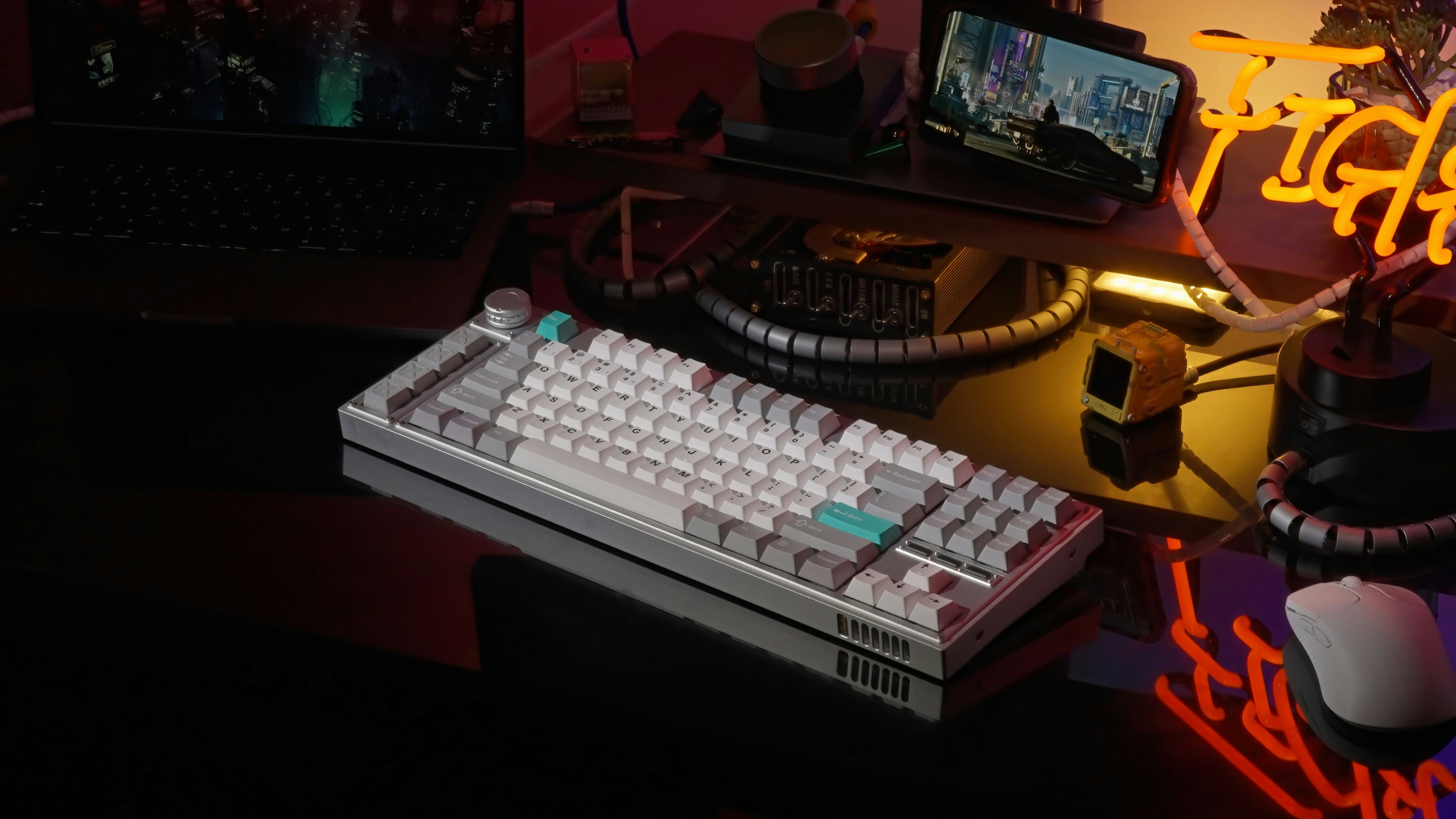 Keychron Lemokey L3 Space Silver Banana軸 Lemokey L3 Review: Keychron's First Gaming Keyboard Is Pure