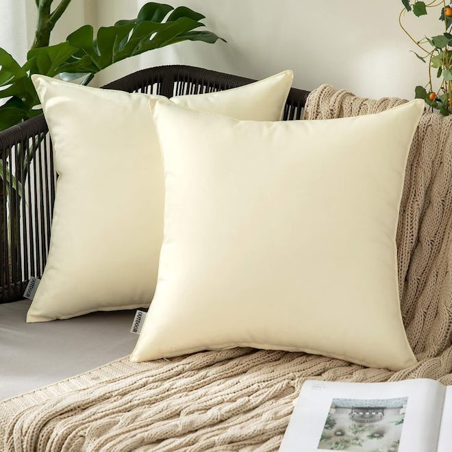 MIULEE Decorative Outdoor Waterproof Pillow Covers (2-Pack)