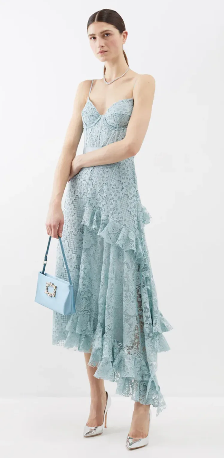 Taylor Swift's Lace Wedding Guest Dress Was A Sweet & Romantic Choice Taylor Swift's Lace Wedding Guest Dress Was A Sweet & Romantic Choice