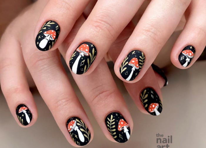 Mushroom nails