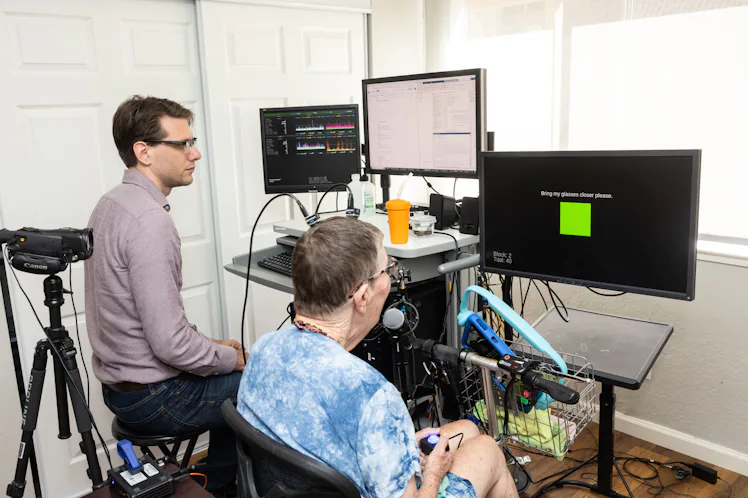 Palgiaplegic Computer New Brain-Computer Interfaces Helped Two Paralyzed Individuals Speak ...