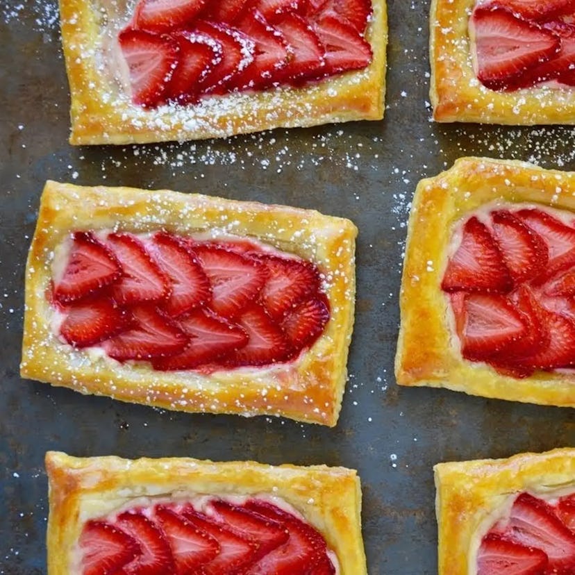 5-ingredient strawberry breakfast pastries