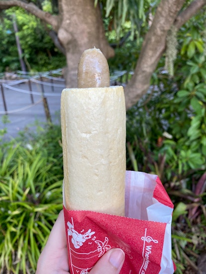 I tried the sausage roll from Tokyo DisneySea. 