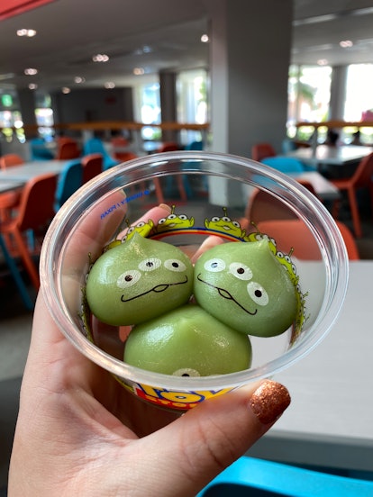 I tried the viral alien mochi snack from Tokyo Disneyland to see if it's worth the hype. 