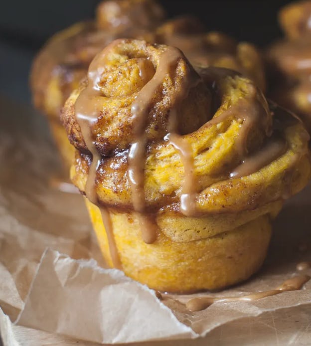 Pumpkin cinnamon roll recipe.